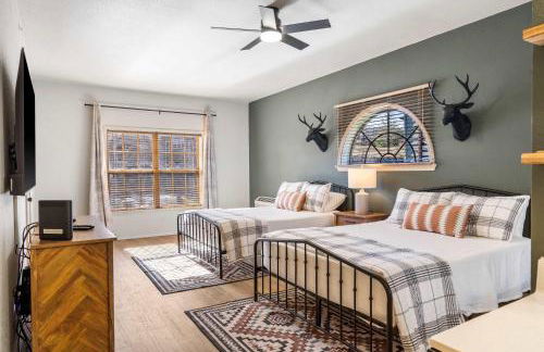 T Time Getaway - Overlooking Golf Views! - Foto 35