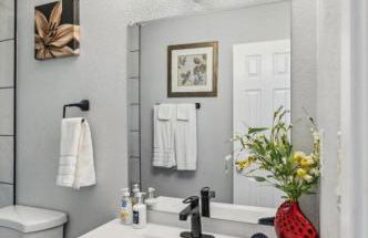 All New! Convenient Location! Sleeps 6 - Foto 29