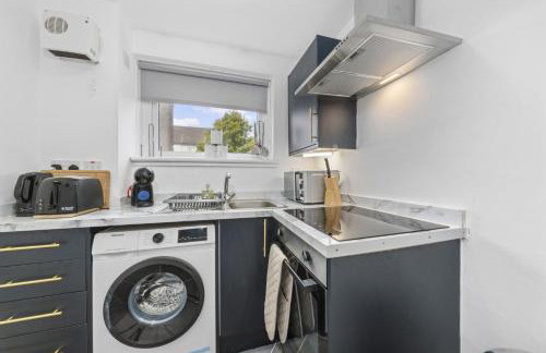 Serviced Apartment in Lanarkshire Close to M8 M74 with Free Parking - Long Stays Available - Foto 4