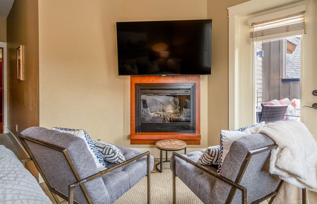 Luxury 3-Br Penthouse | INDOOR Pool & Hot Tub | Pool Table | 2 Decks + Mtn Views - Photo 9