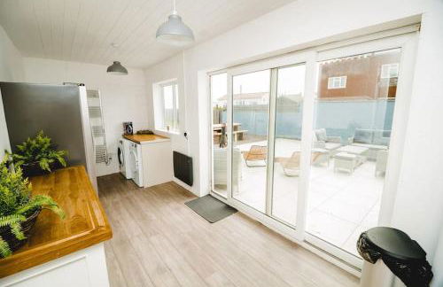 Sea View Beachfront House - Photo 20