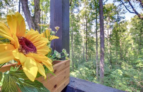 Deck and Grill Cozy Cottage in Talking Rock! - Foto 15