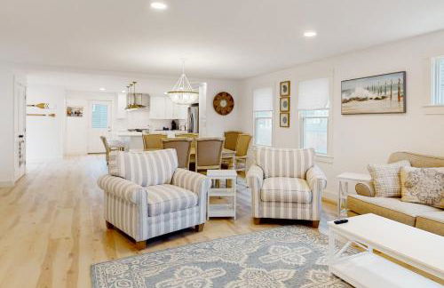 Beau's Beach House - Photo 4