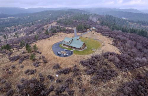 FoxHill Family Lodge Retreat with views from all sides and Hike over a hundred forty acres - Foto 8