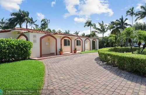 ~Villa Victoria Luxury! (Pool)~1 mile from beach - Foto 25