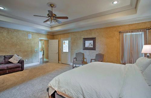 Spacious Stallion Lake Ranch Home with Patio - Foto 16