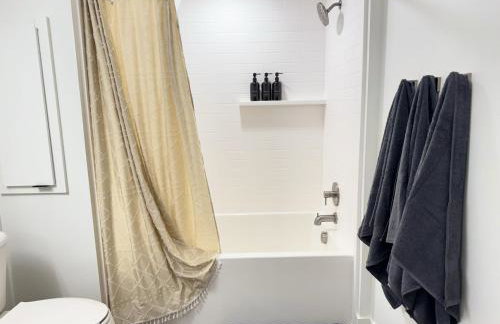 New Oasis Near Disneyland Pool Gym Free Parking - Foto 42