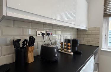 Modern Studio Flat with Balcony in Heart of London - Foto 18