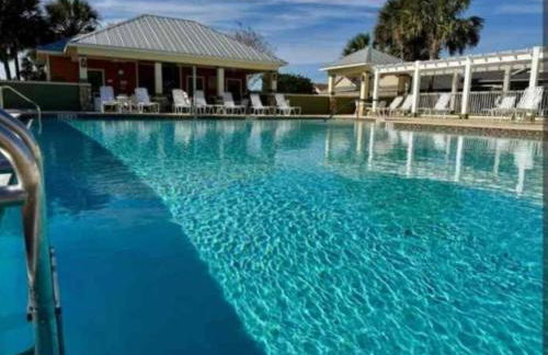 Large 3 bedroom with Pool and Golfcart - Foto 27