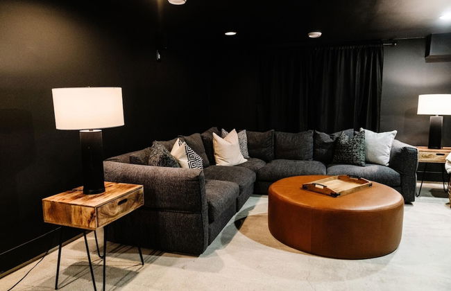 Dt Hot Tub Sauna Huge Yard - Photo 7