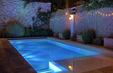 Luxury Villa with Panorama View and Heated Pool - Photo 17