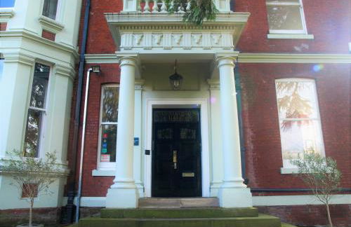 Torrington Hall - Photo 6