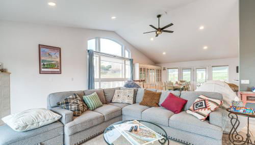 Inviting Great Falls Home with Wraparound Deck! - Foto 2