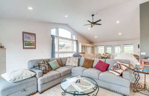 Inviting Great Falls Home with Wraparound Deck! - Foto 2