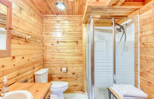 Lakefront Park Rapids Cabin with Decks and Boat Dock! - Foto 14