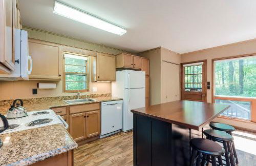 Secluded Oasis w Hot Tub, Screened-in Porch, WiFi! - Foto 11