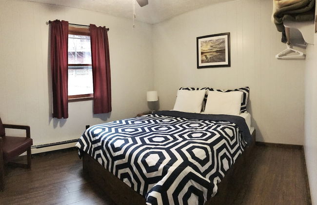 Calm Waters Cabin Resort - Photo 19