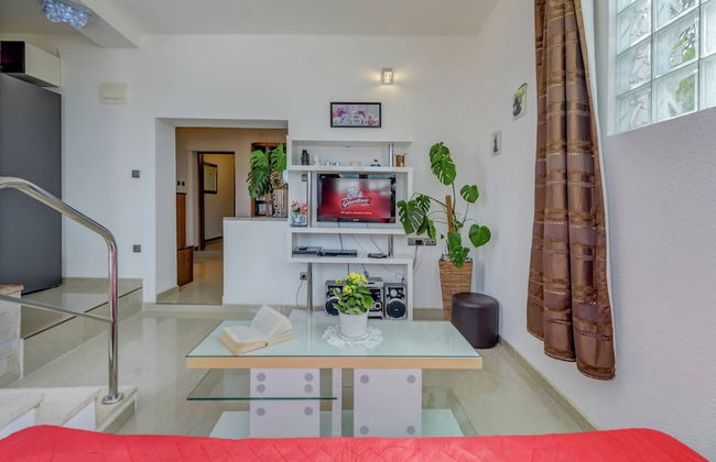 Modern Apartment in Arbanija with Hot Tub - Foto 13