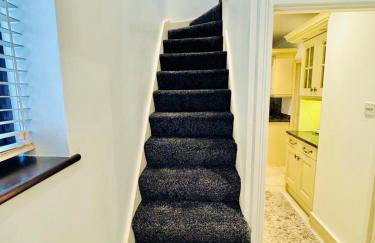 4-Bed Oasis Quiet Culde sac - Foto 38