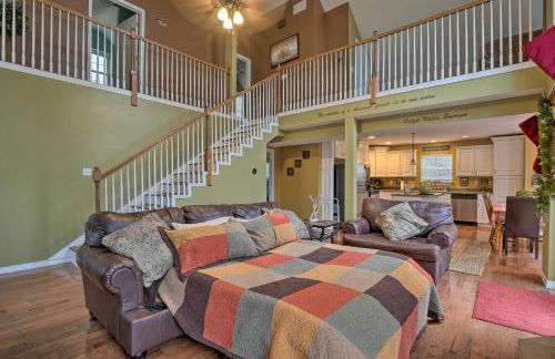 Hot Tub and Wooded Views Lakefront Blue Eye Cottage - Foto 4