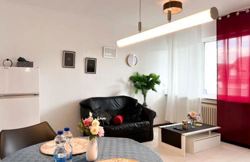 Helle 2 Zimmer Wohnung mit Balkon gemütlich & zentral - Foto 3