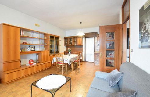 3 Bedroom Amazing Apartment In Lamon - Foto 9