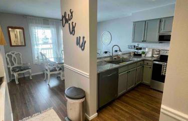 Beechside Breeze Luxury Condo with Pool Hot tub - Foto 9