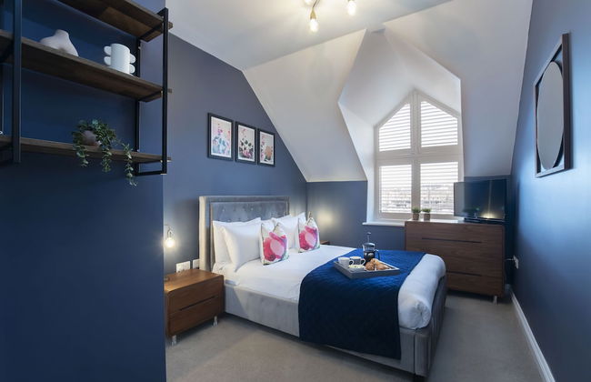 Elliot Oliver - Loft Style 2 Bedroom Apartment With Parking In The Docks - Photo 2