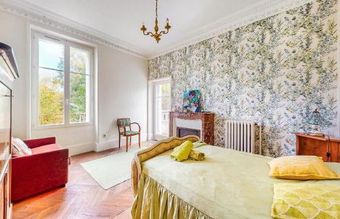 7 Bedroom Lovely Home In Chabris - Foto 24