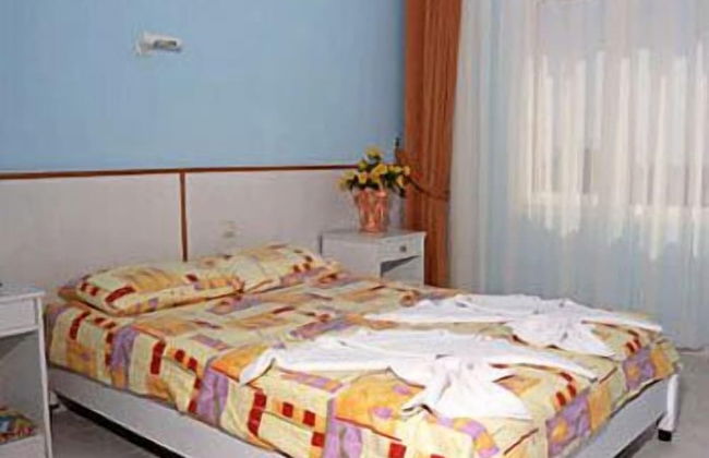 Golden Moon Apart Hotel - Photo 15