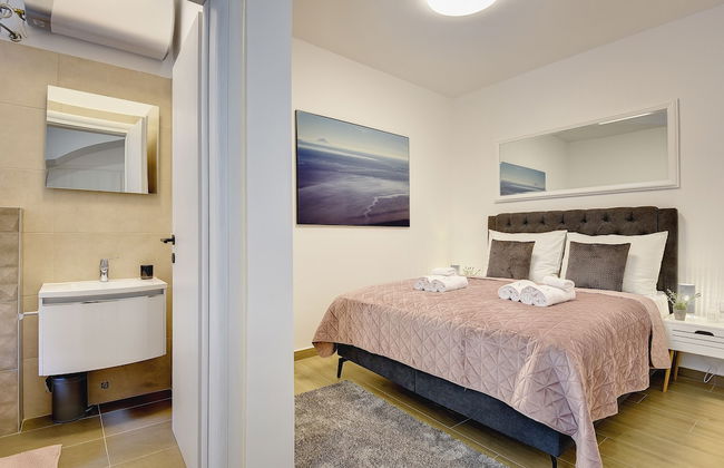 D&A Central Luxury Apartments - Photo 47