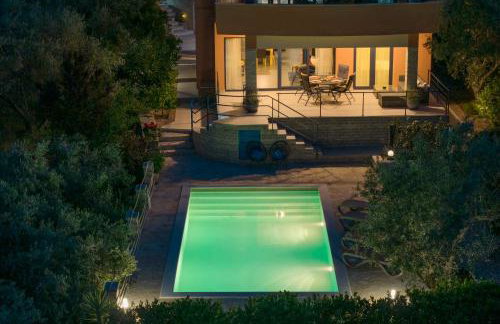 Apartment Serenity with Private Pool Near the Beach - Photo 27