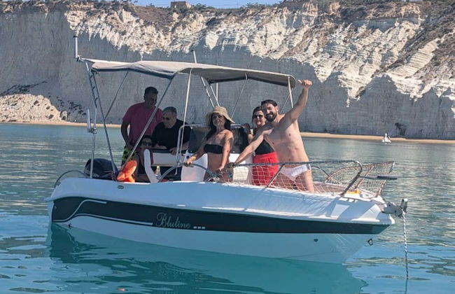 Giro in barca alla Scala dei Turchi - Foto 7