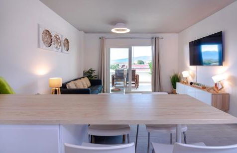 Apt w Beach/Mountain Views, Pool and Parking - Photo 3