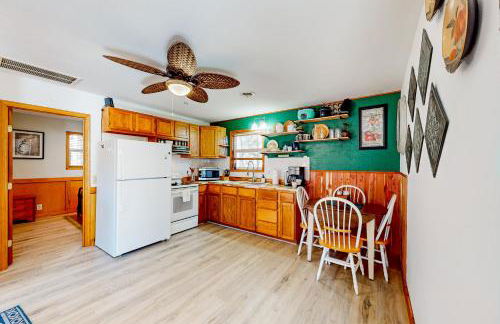 Relax at The Cove Waterfront Getaway - Foto 2