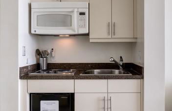 Ocean View Balcony steps from Restaurants, Peacock Park & Marina - Foto 10