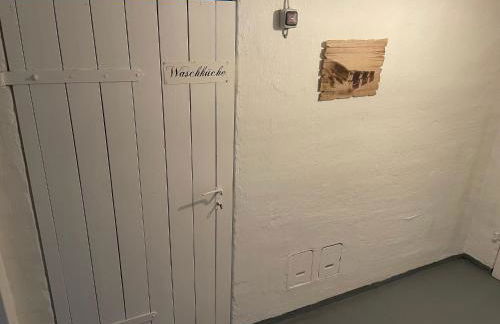 Family House - Photo 25