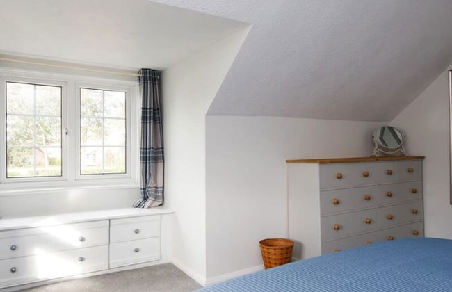 Coastal Retreat for 8 With Hot Tub - Walk to Beach - Foto 35