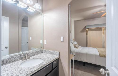 Sunset Retreat, Clean Modern 3BR, Garage, Near 191 - Foto 24