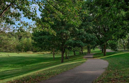 Gorgeous! Modern 3 Bed Home by Lake Mtka & Wayzata - Foto 35