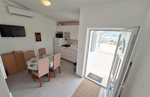 Sunny Bi-Pi Apartment - Photo 40