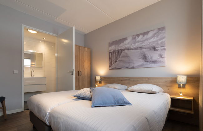 5 bedroom House in Colijnsplaat with garden and terrace - Photo 4