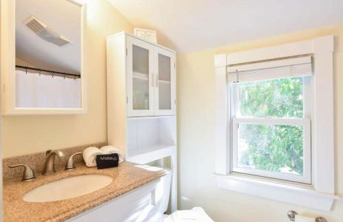 Pristine Multi-Family Home w Barn Game Room - Foto 20