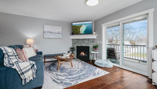 962 Townhouse 3BR Near Downtown Beaches and Wineries - Photo 2