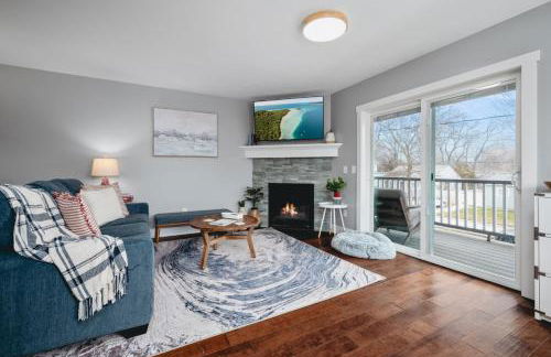 962 Townhouse 3BR Near Downtown Beaches and Wineries - Photo 2