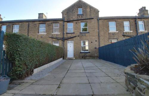 Lovely Hudds home, x4 double bedrooms & parking - Foto 21