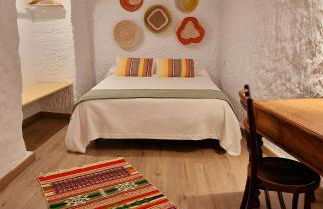 Cueva de la Higuera - Photo 18