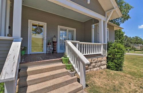 Historic Mountain Home Haven with Large Yard! - Foto 25