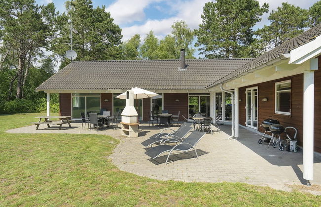 "Hughe" - 300m from the sea - Foto 6