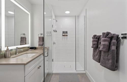 Outstanding Amenities-New Complex- Downtown Luxury - Foto 31